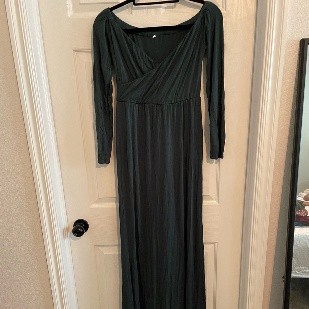 PLUS SIZE MATERNITY - Forest Green Off-Shoulder Maternity Dress